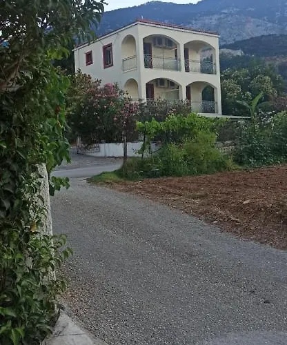 アパートホテル Marina-anna 3*