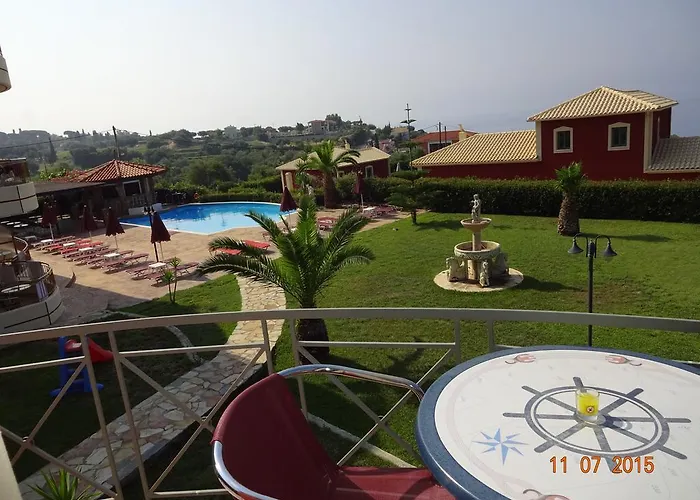 Marina-anna 아파트호텔 Afrato