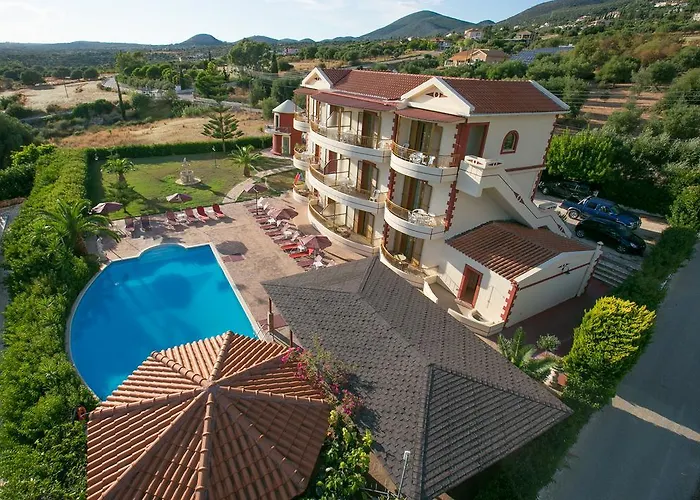 アパートホテル Marina-anna Afrato