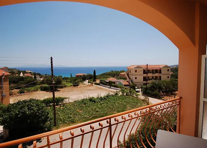 アパートホテル Marina-anna Afrato