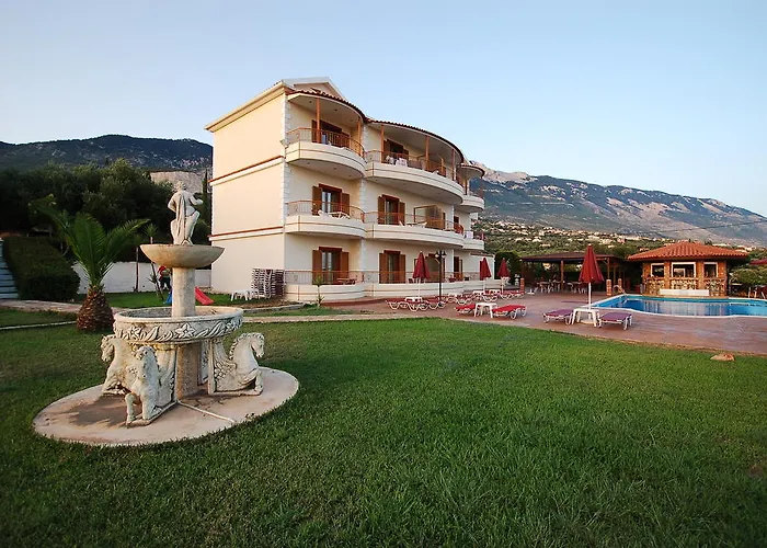 Marina-anna アパートホテル Afrato