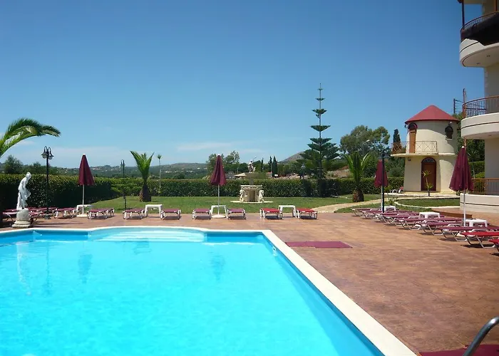 Marina-anna アパートホテル Afrato